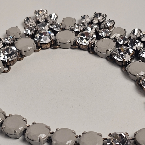 [J. CREW] Matte Gray Coated Stones Crystal Drop Statement Necklace - Picture 8 of 16
